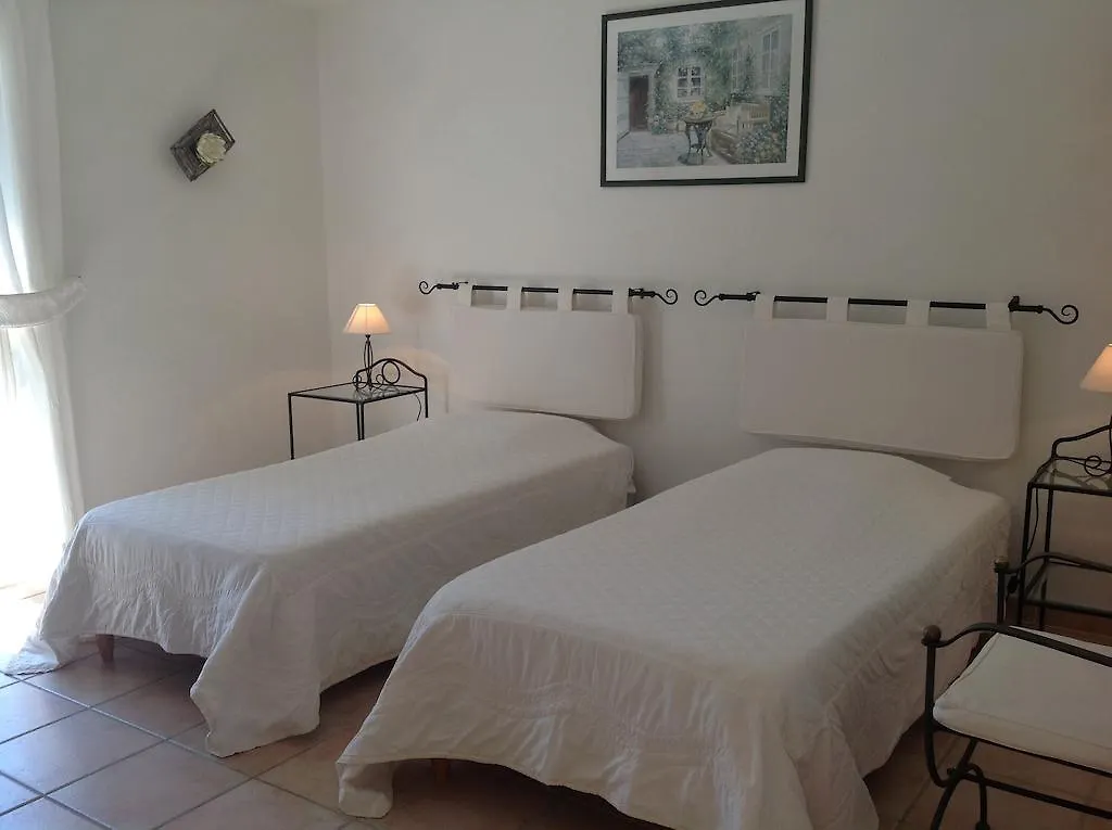 Le Clos Des Cigales Roussillon  Bed & Breakfast Roussillon (Vaucluse)